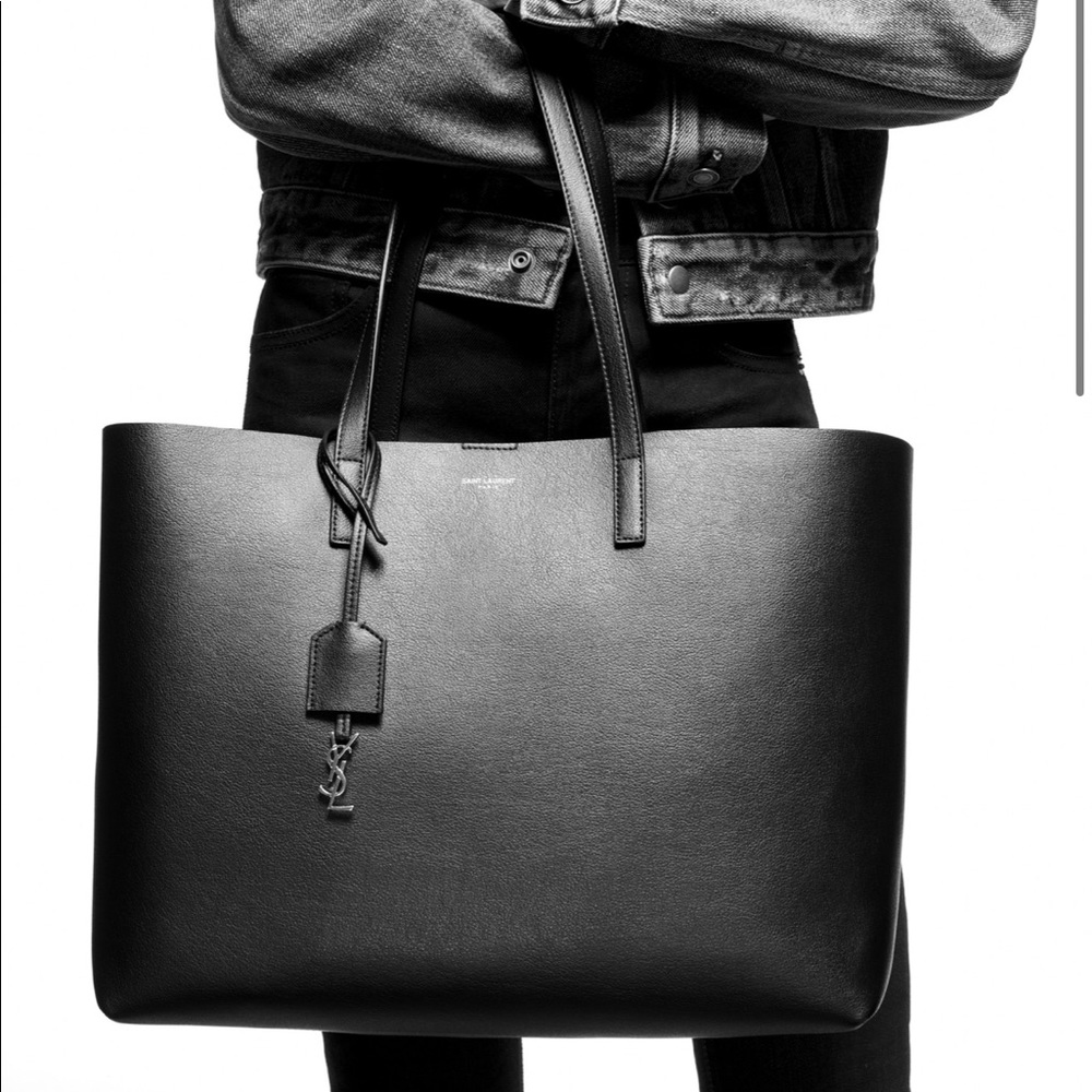 SAINT LAURENT TOTE IN SUPPLE LEATHER - BLACK